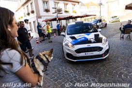 Podium - Bild Nr. 0024