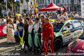 Podium - Bild Nr. 0176