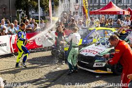 Podium - Bild Nr. 0179